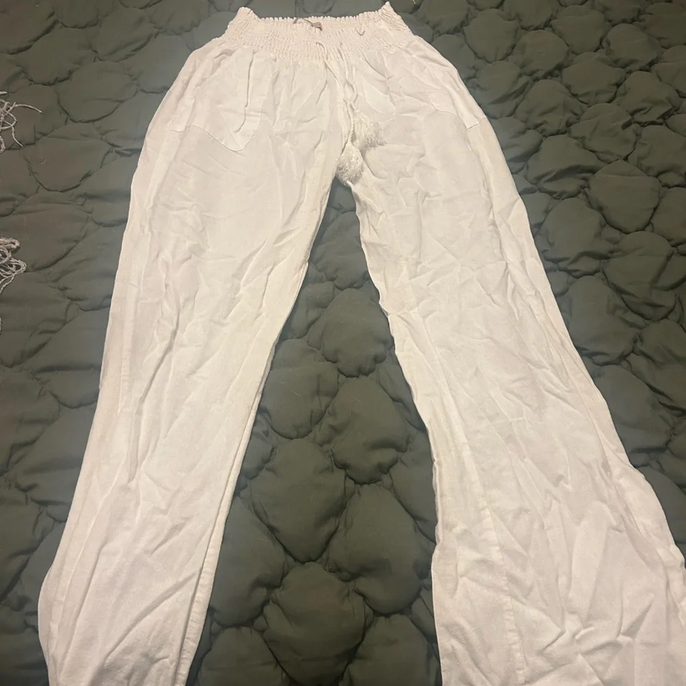 Elegant White Wide Leg Pants for Women. Never Used - Picture 5 of 6